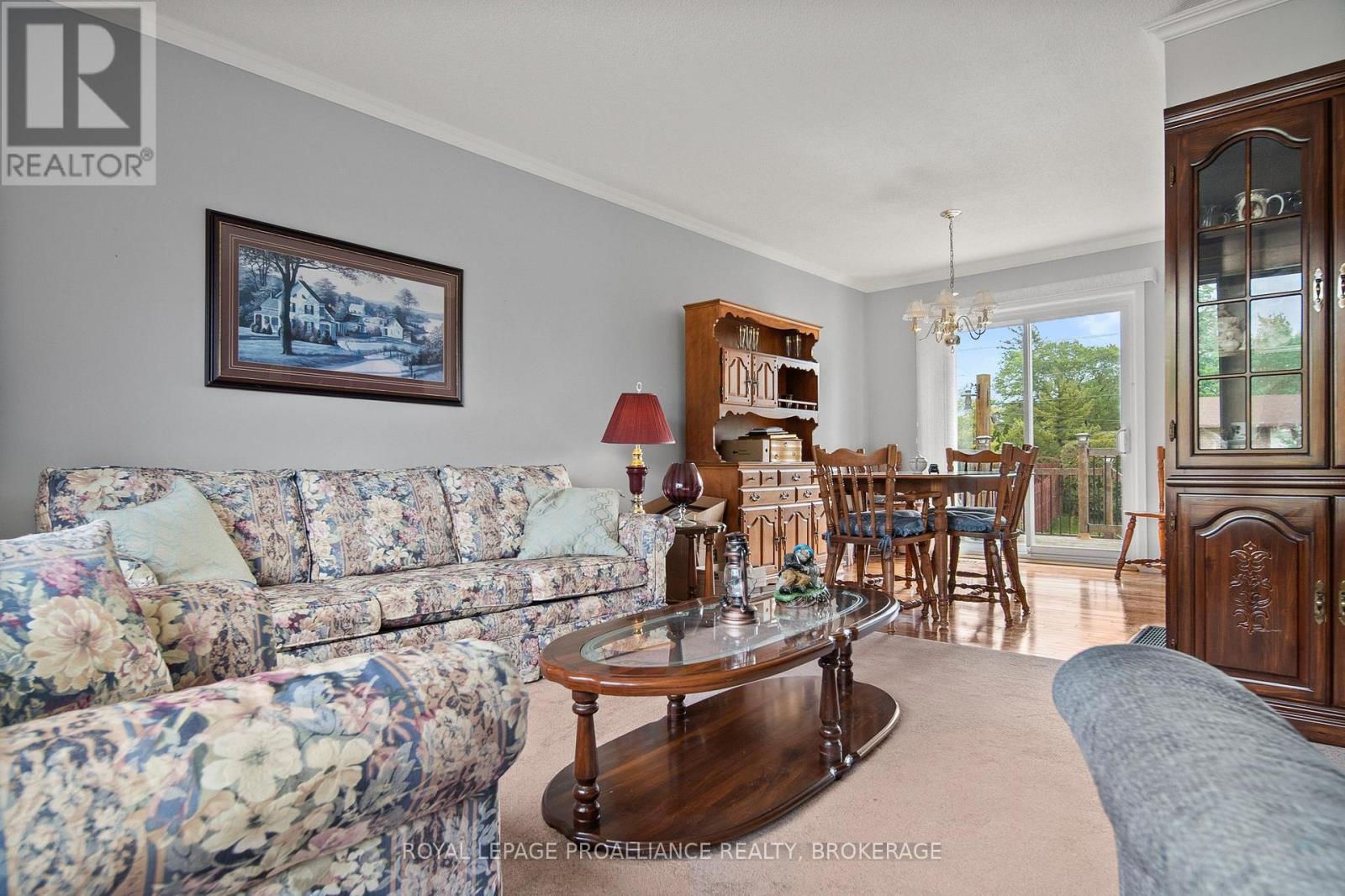 952 KENSHAW STREET - 5