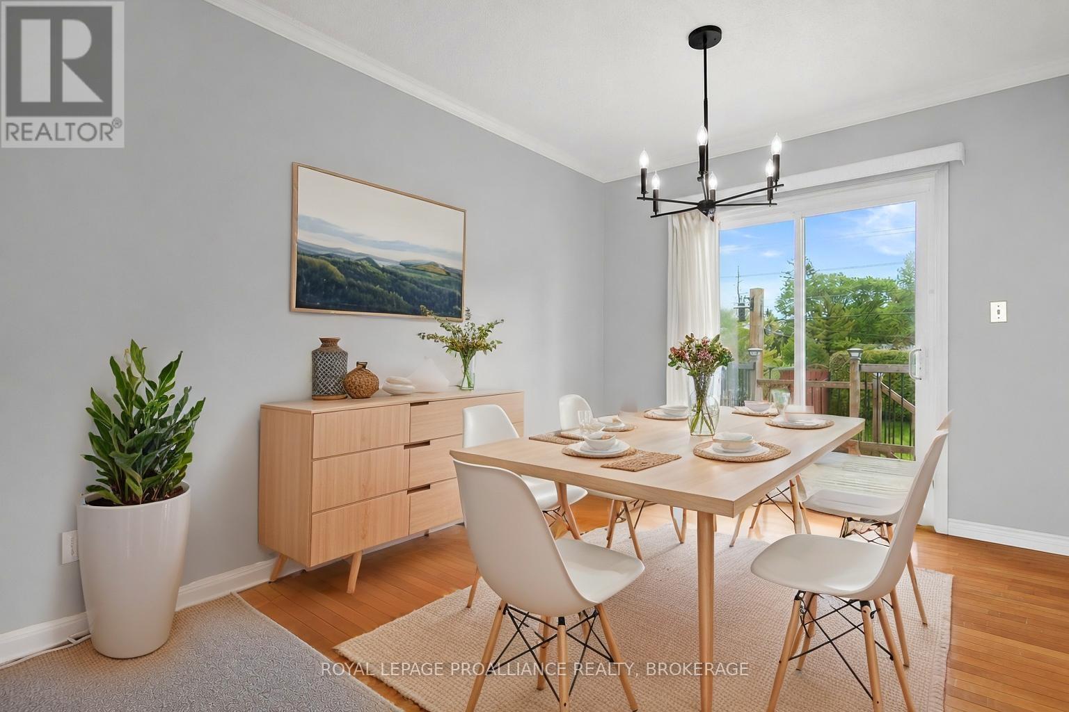 952 KENSHAW STREET - 7