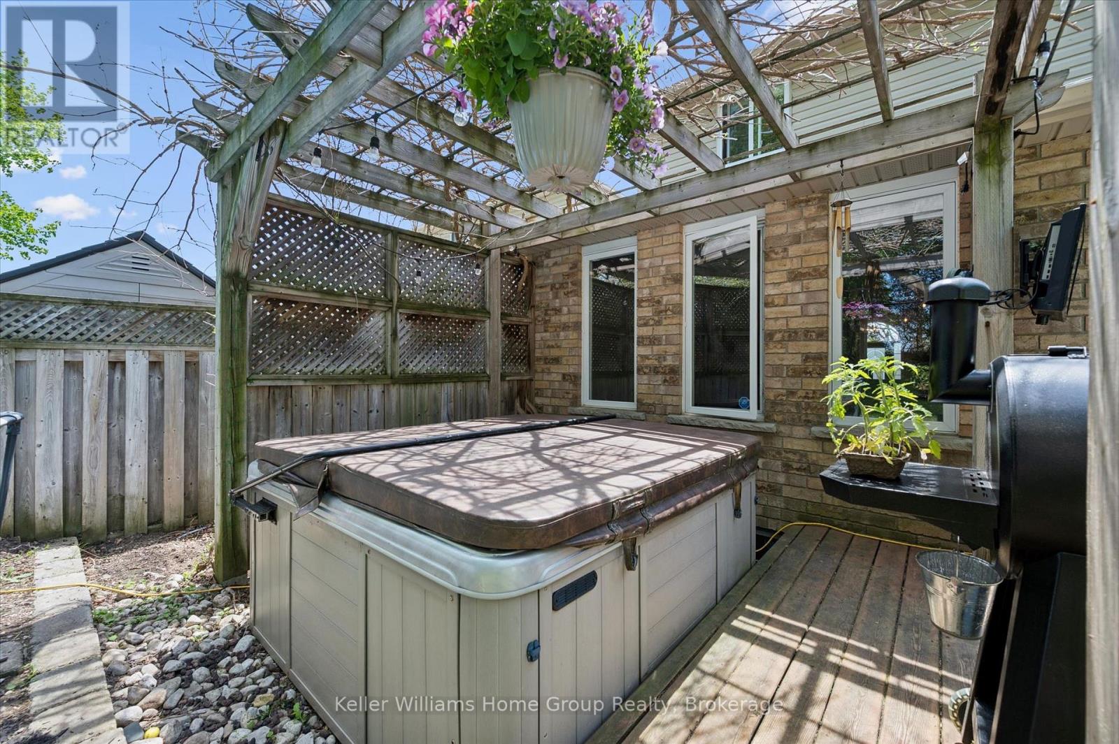27 DAVIS STREET - 36