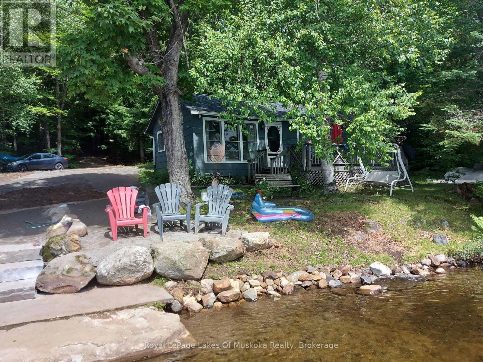 25 MAPLE DRIVE - 18