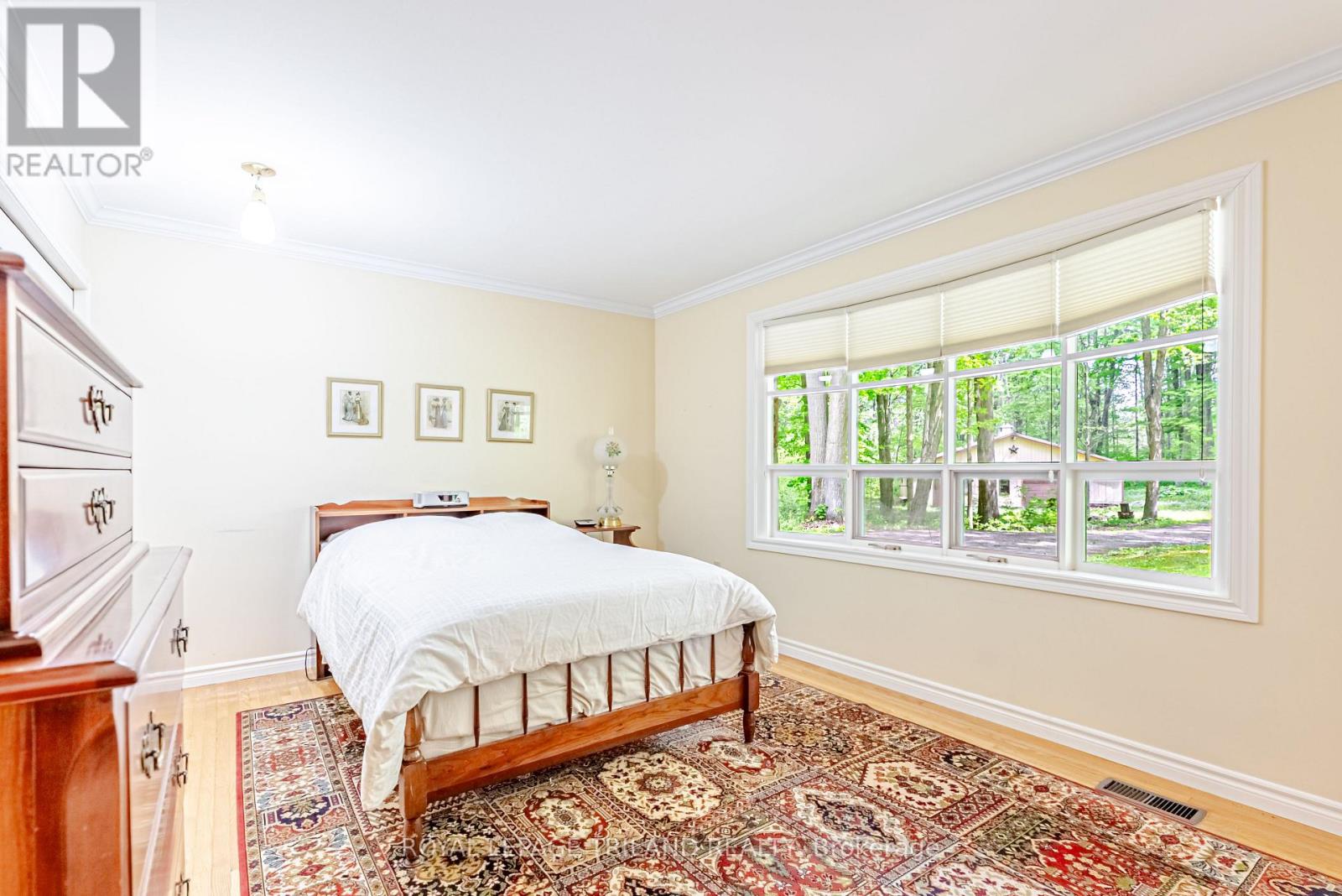 1591 ELGIN ROAD - 21