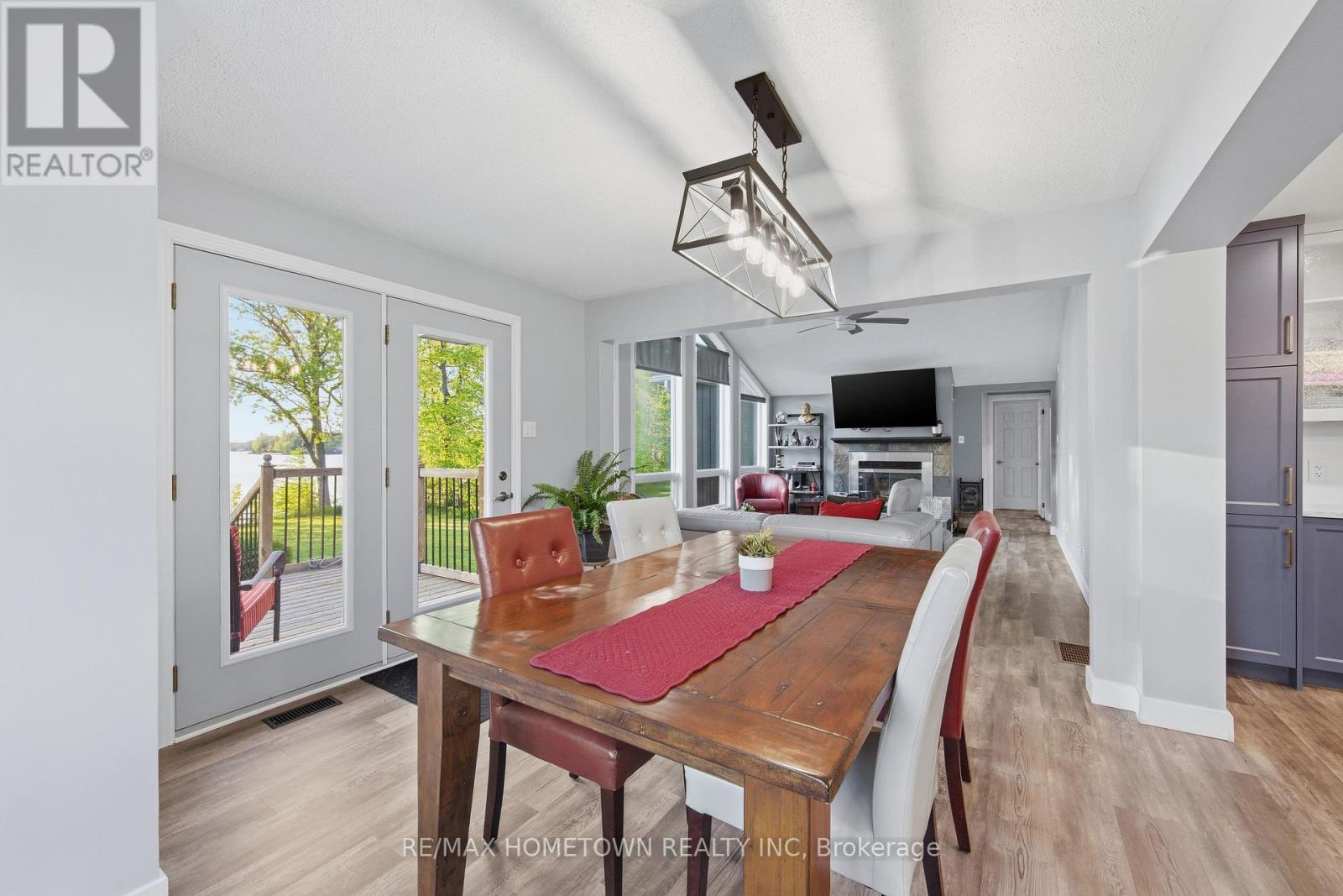 594 LYNDHURST ROAD - 17
