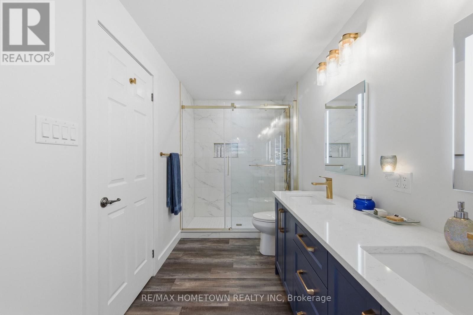 594 LYNDHURST ROAD - 27