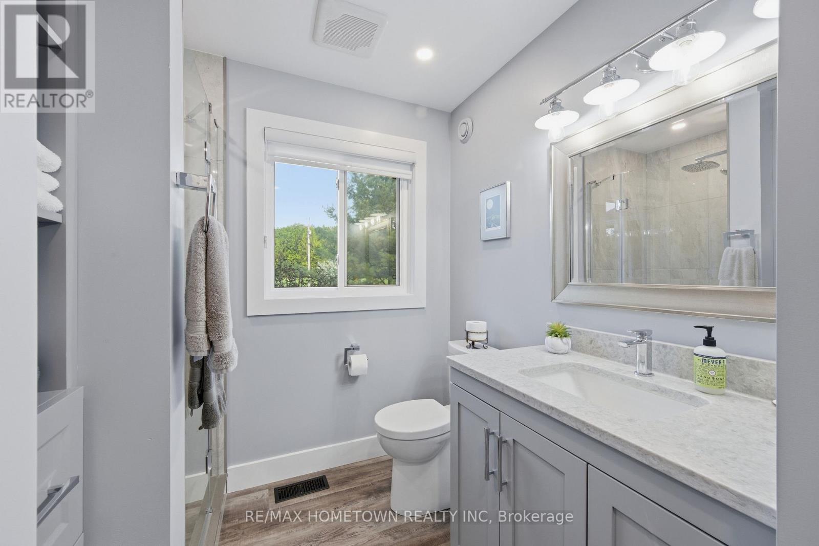 594 LYNDHURST ROAD - 31