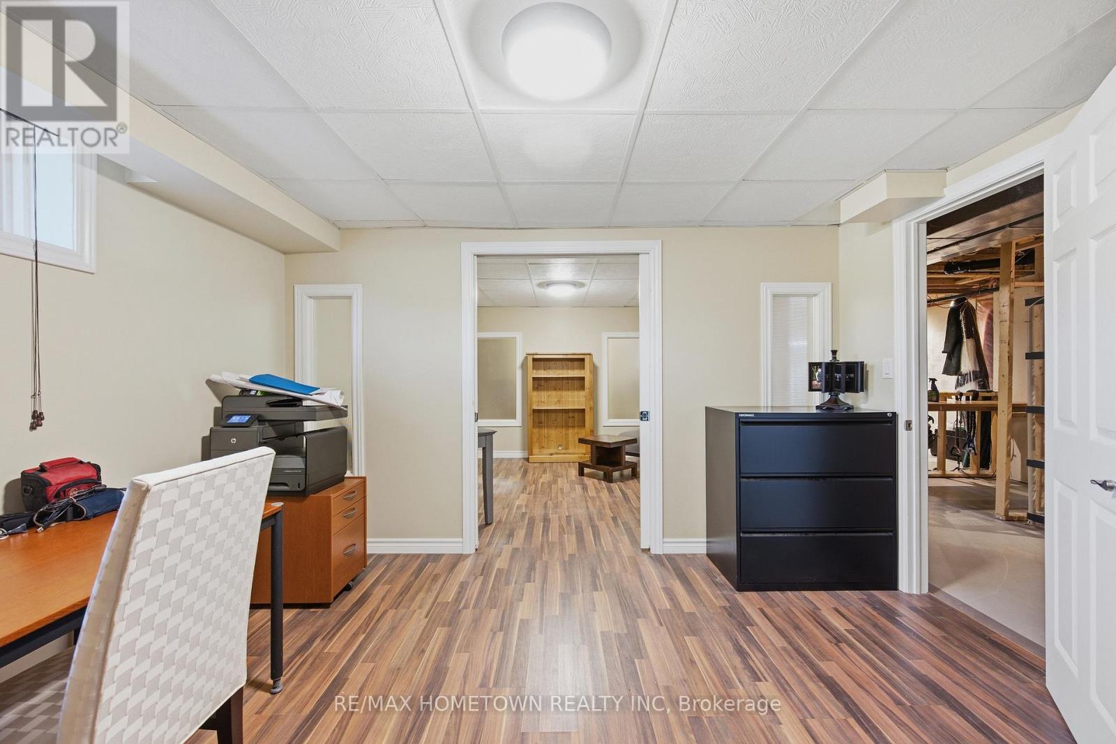 594 LYNDHURST ROAD - 35