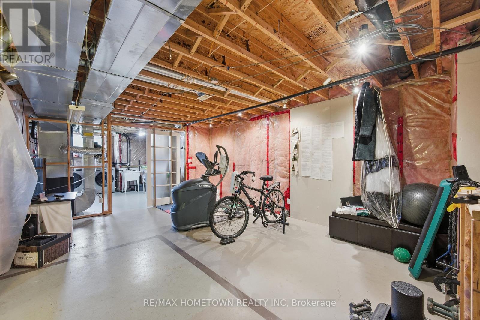 594 LYNDHURST ROAD - 38