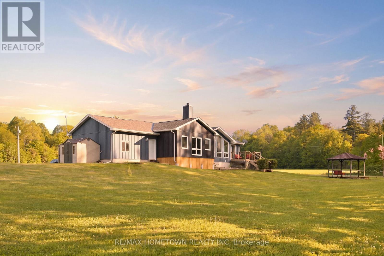 594 LYNDHURST ROAD - 6