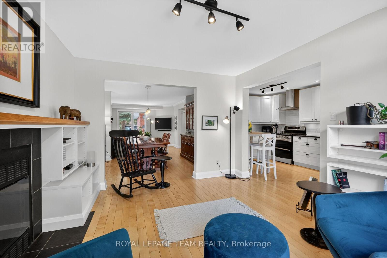11 AVONHURST AVENUE - 16