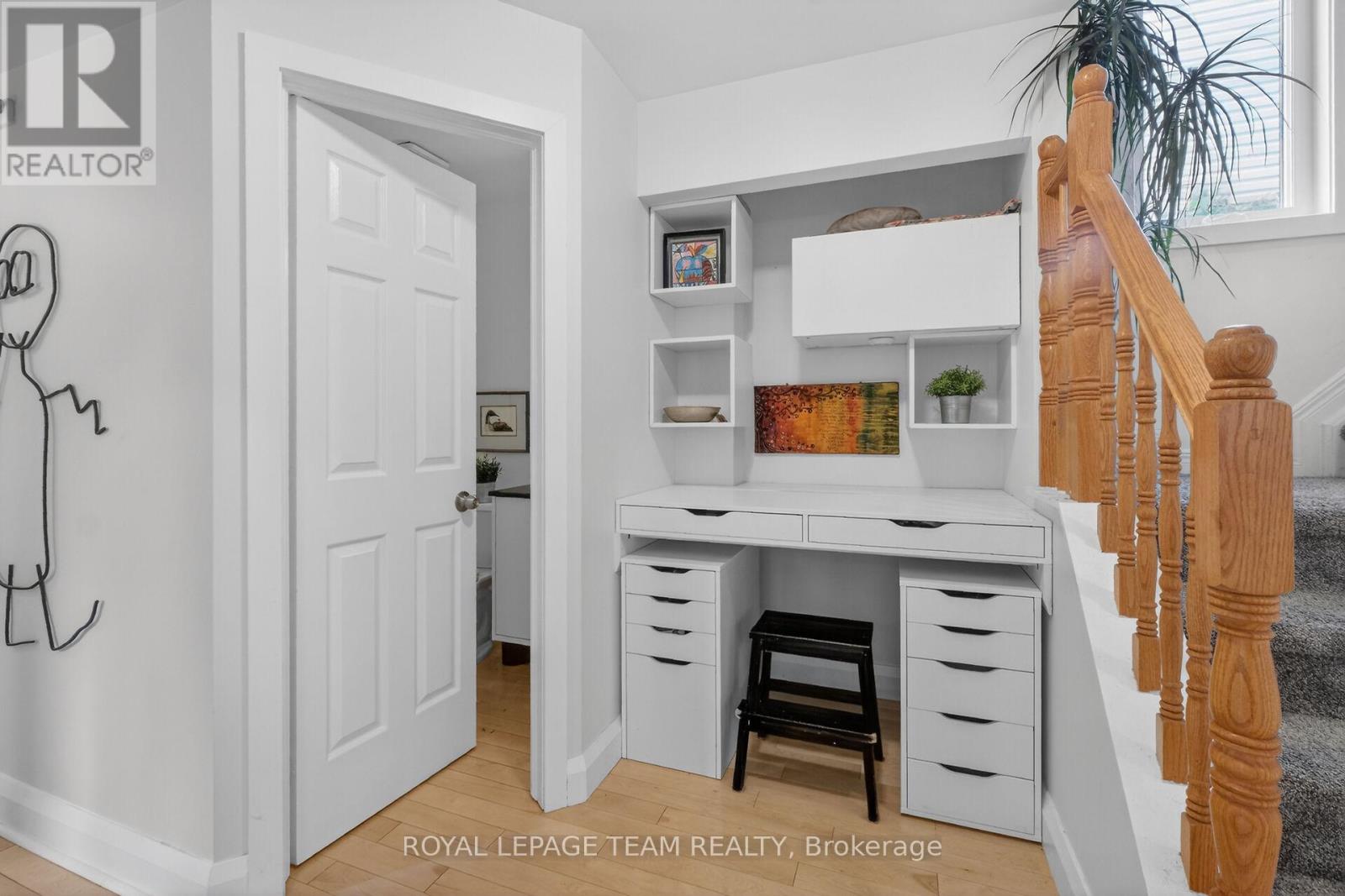 11 AVONHURST AVENUE - 22