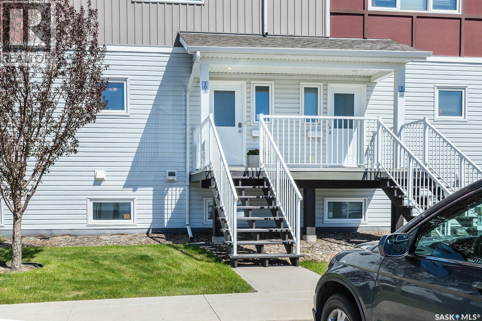 #104 225 Hassard CLOSE - 22