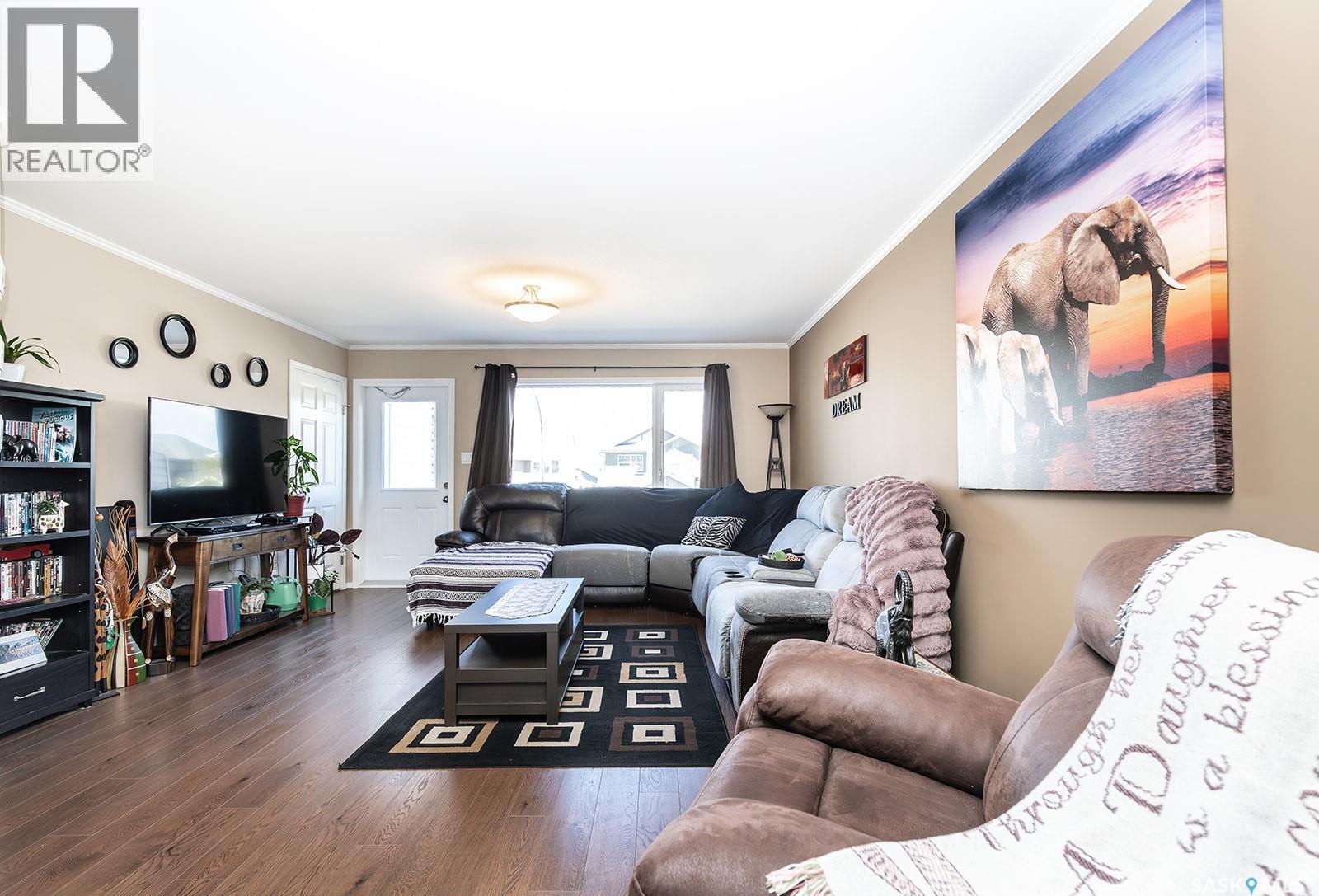 #104 225 Hassard CLOSE - 8