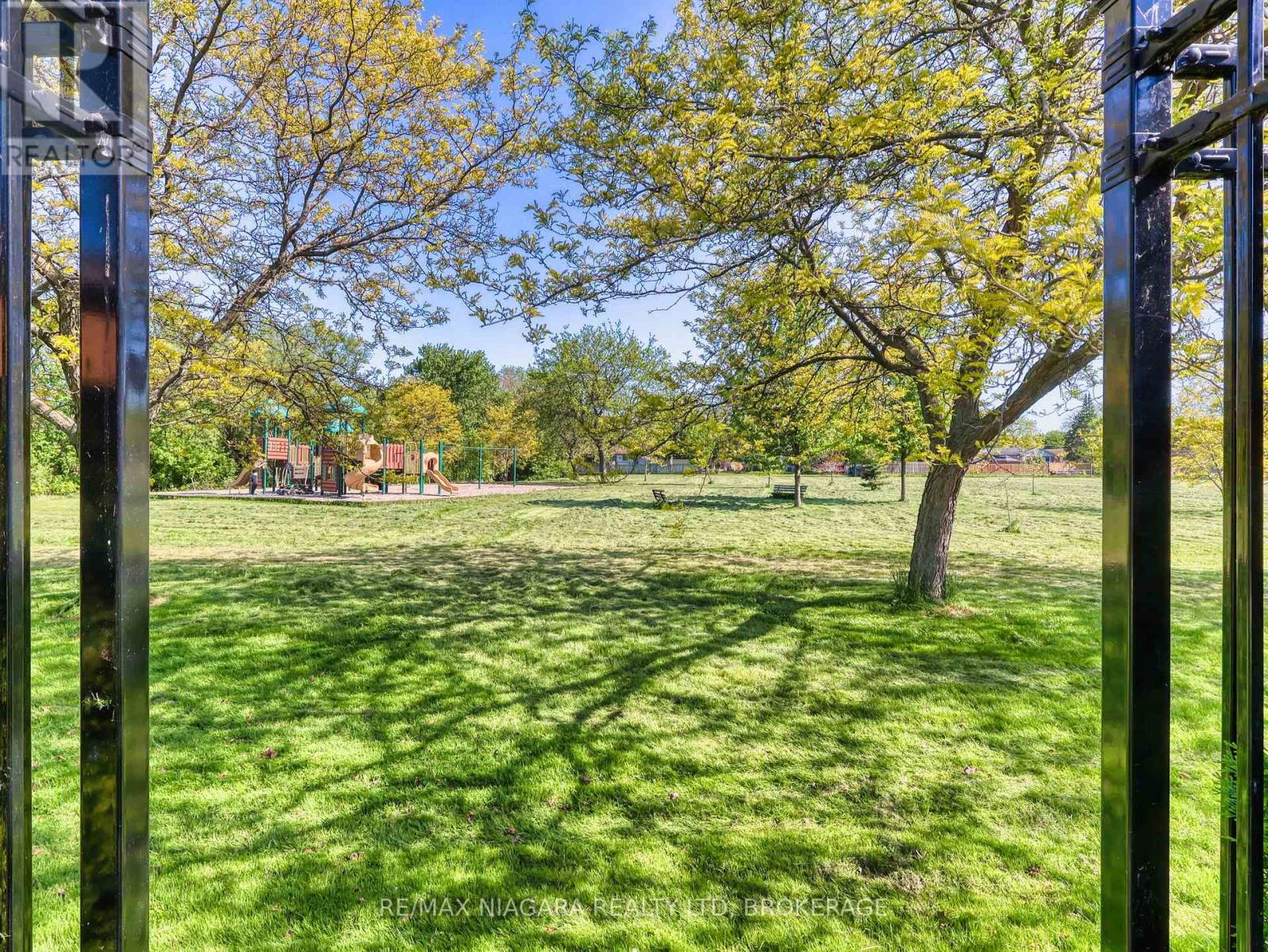 28 SILVERDALE DRIVE - 28