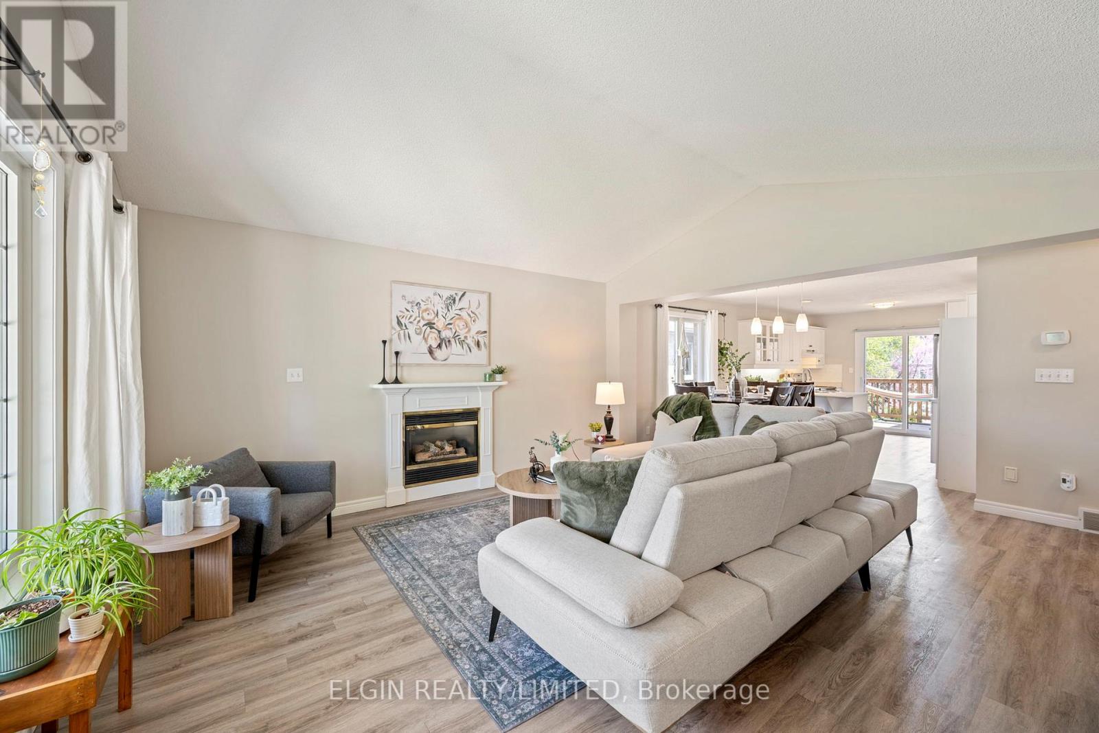 5 RODNEY CRESCENT - 6