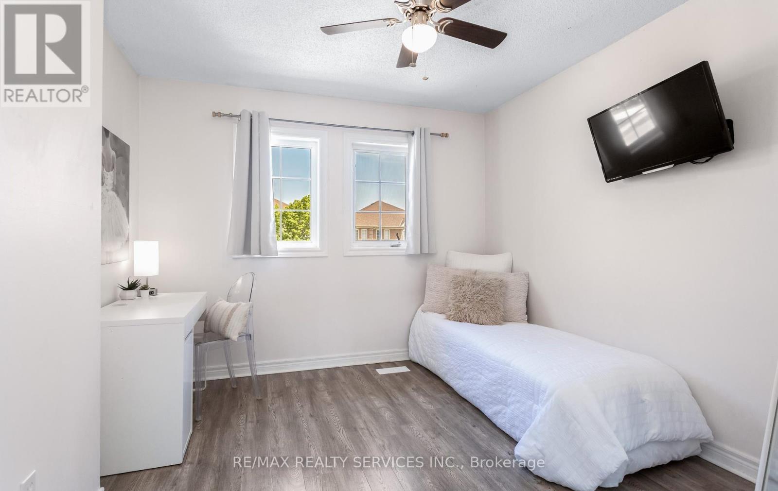 14 TODMORDEN DRIVE - 21