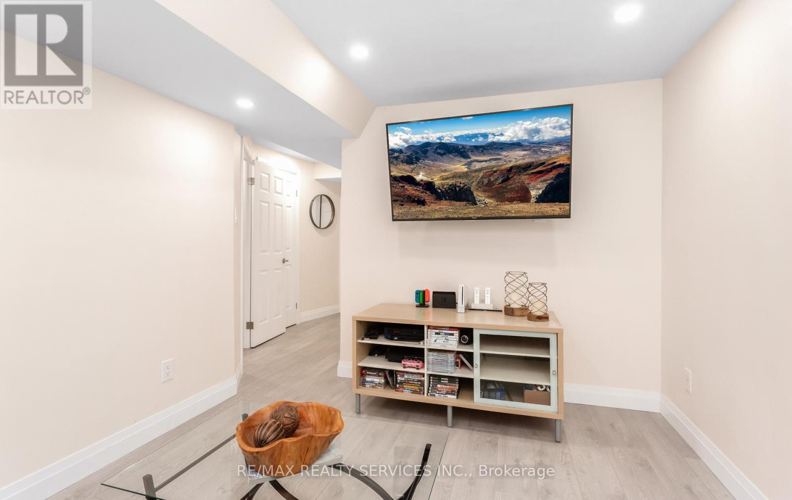 14 TODMORDEN DRIVE - 26