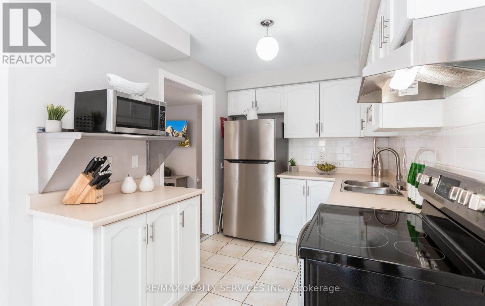 14 TODMORDEN DRIVE - 4