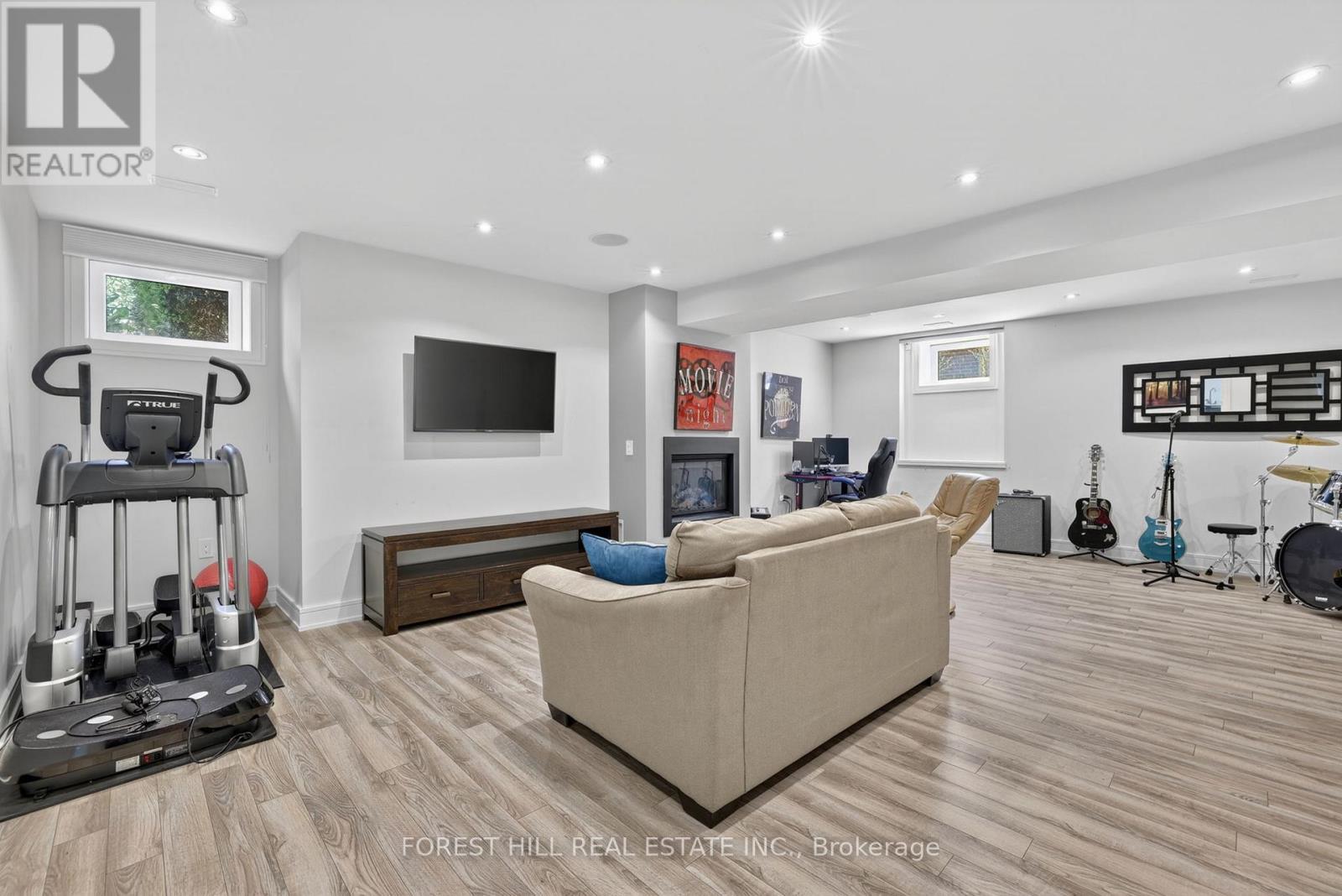 51 GREENFIELD DRIVE - 29