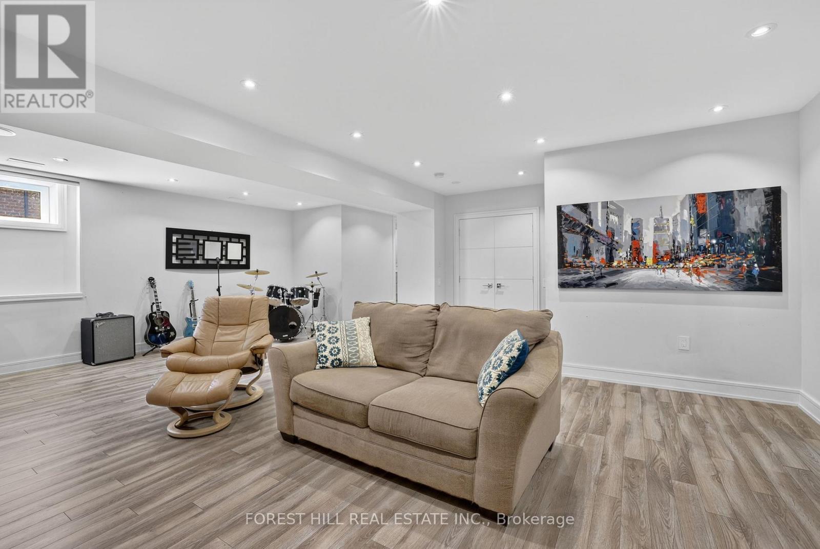 51 GREENFIELD DRIVE - 30