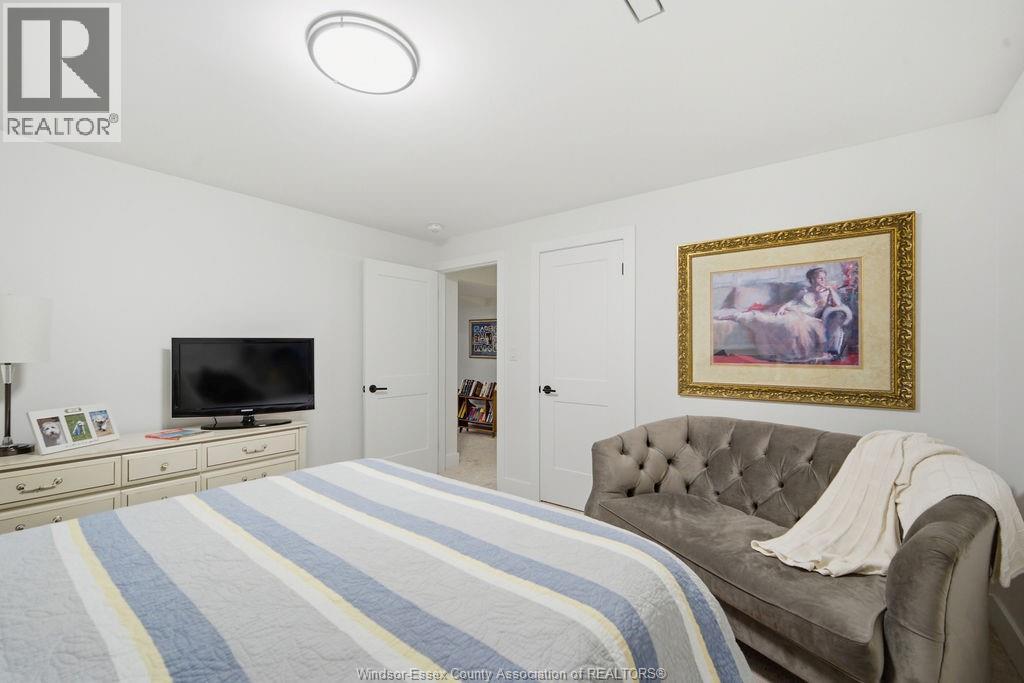 43 Belleview DRIVE - 35