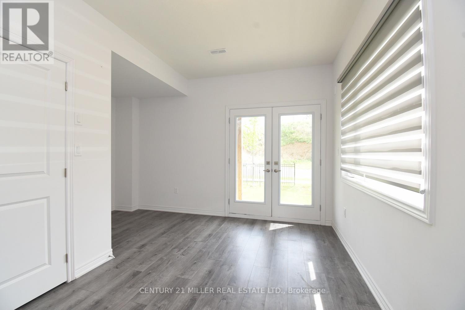 #62 120 COURT DRIVE - 43