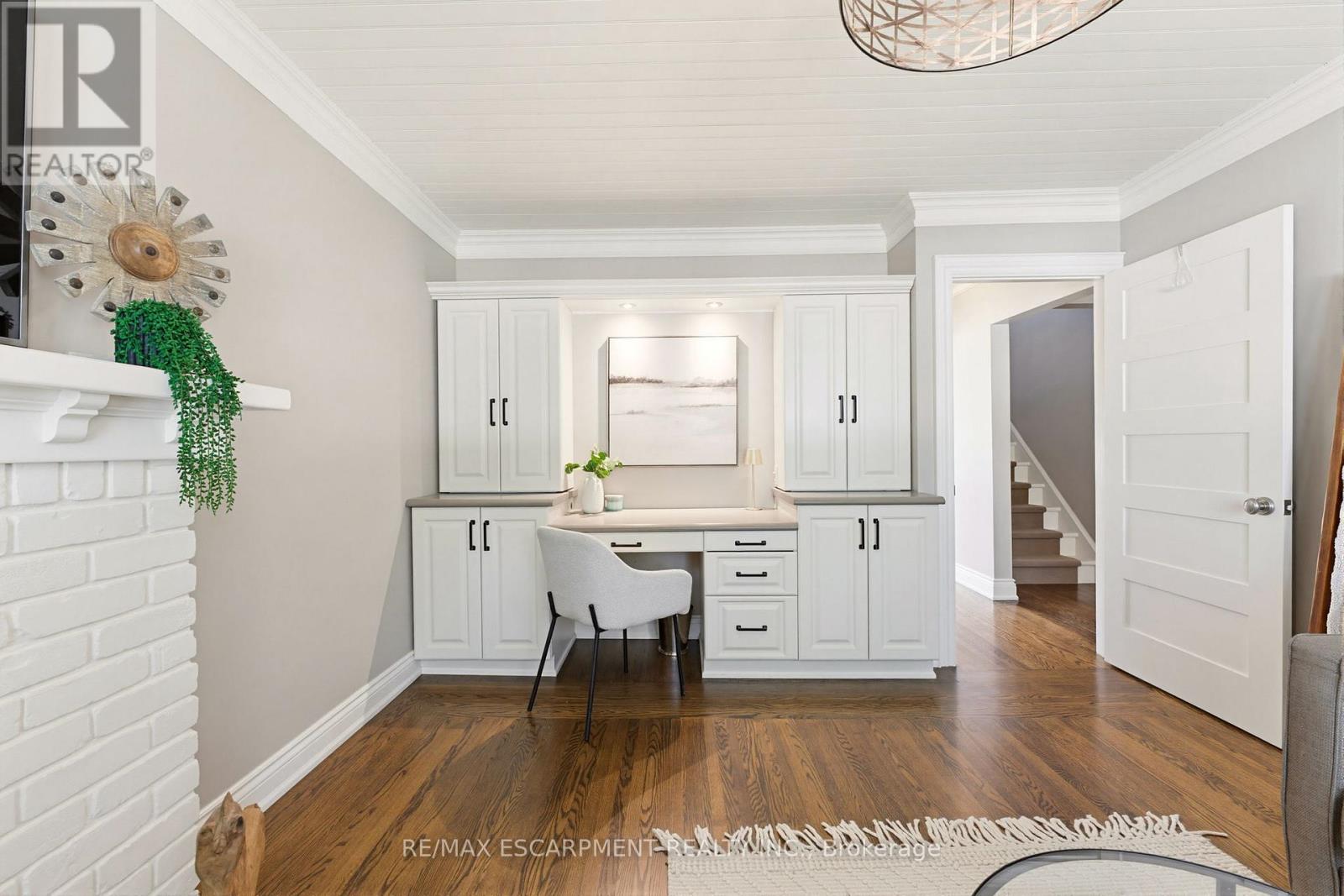 304 PARKSIDE DRIVE - 12