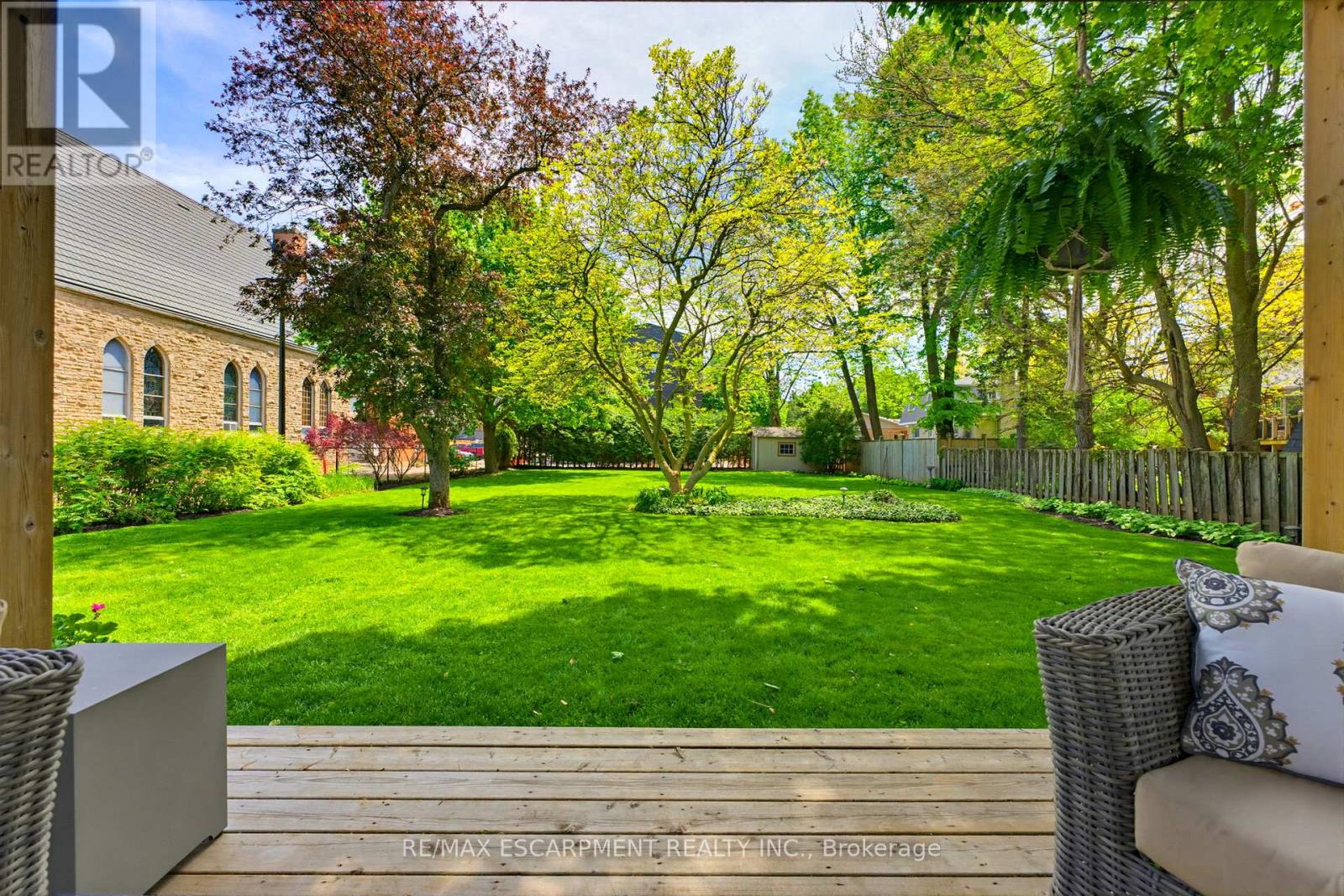304 PARKSIDE DRIVE - 28