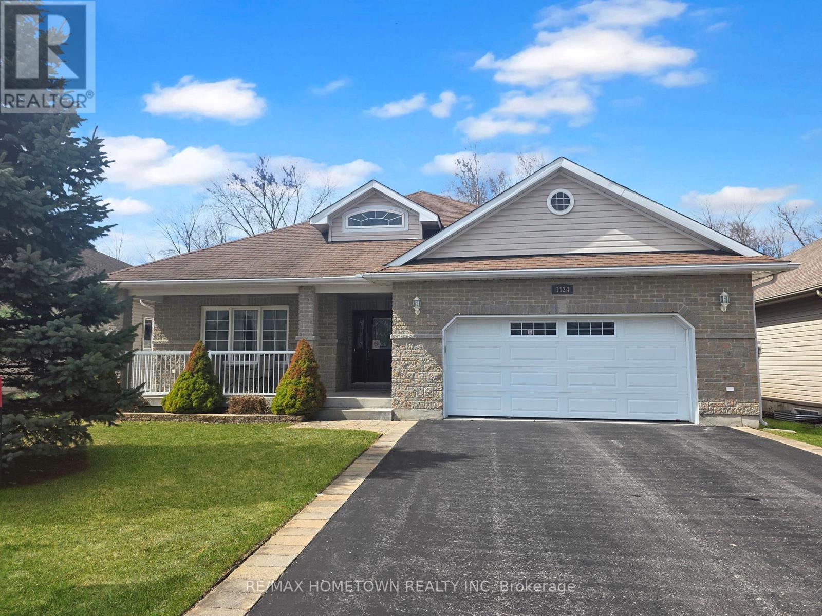 1124 MCCLURE CRESCENT - 1