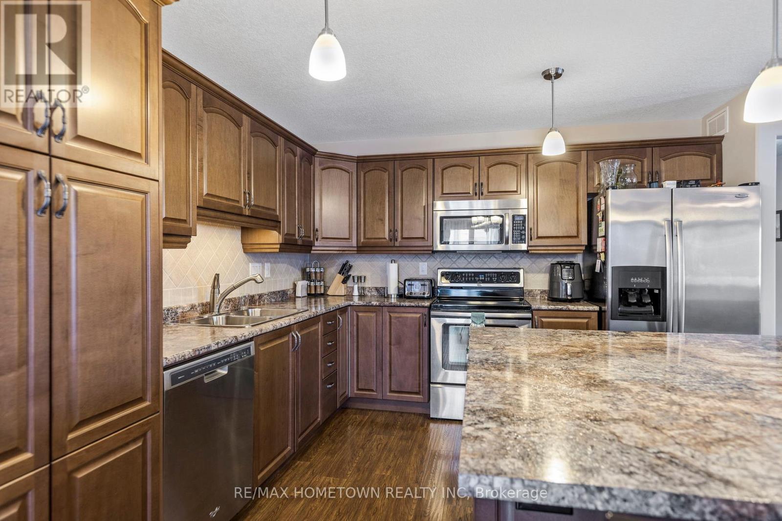 1124 MCCLURE CRESCENT - 20