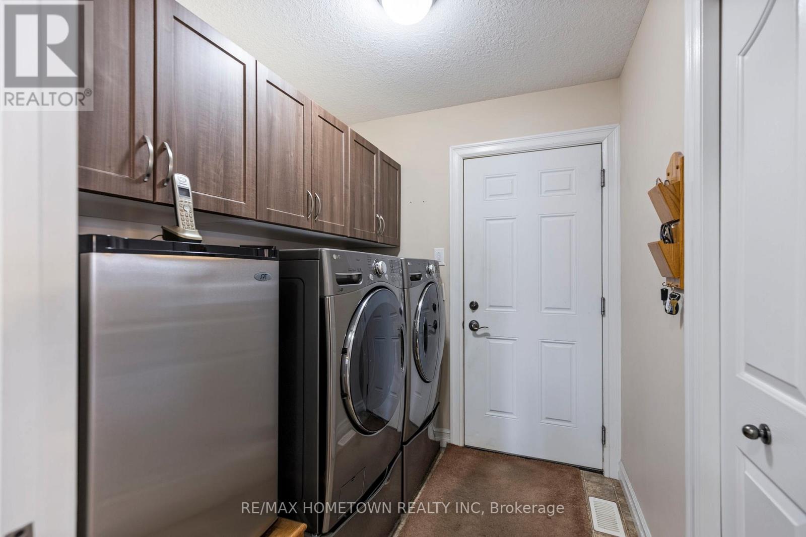1124 MCCLURE CRESCENT - 24