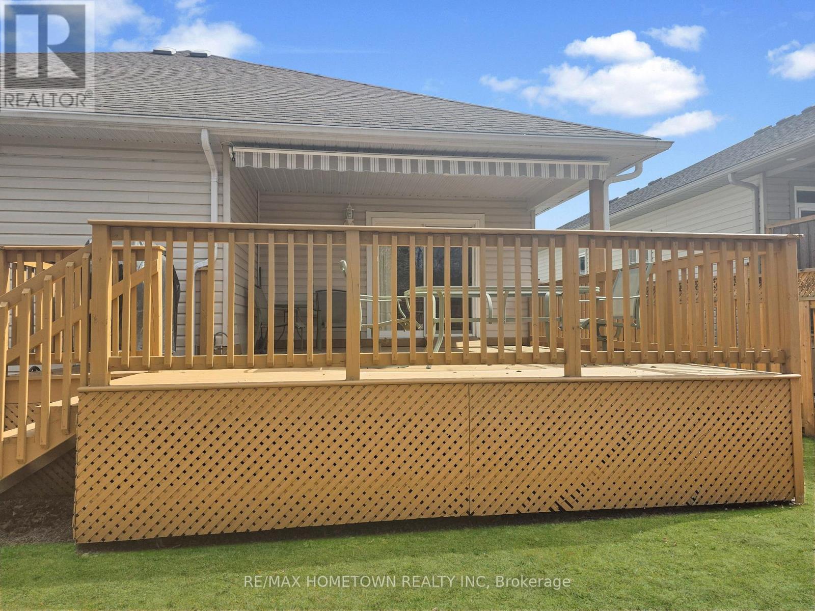 1124 MCCLURE CRESCENT - 42