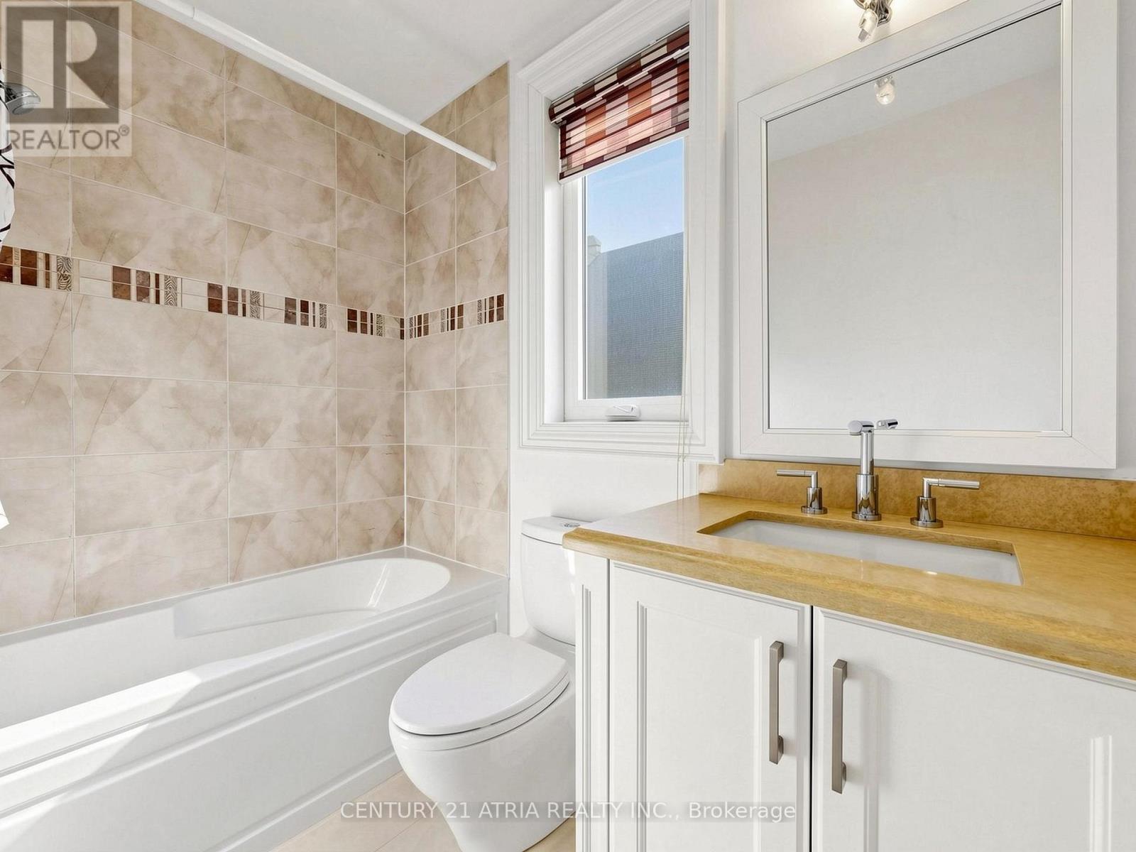 111 BYNG AVENUE - 32