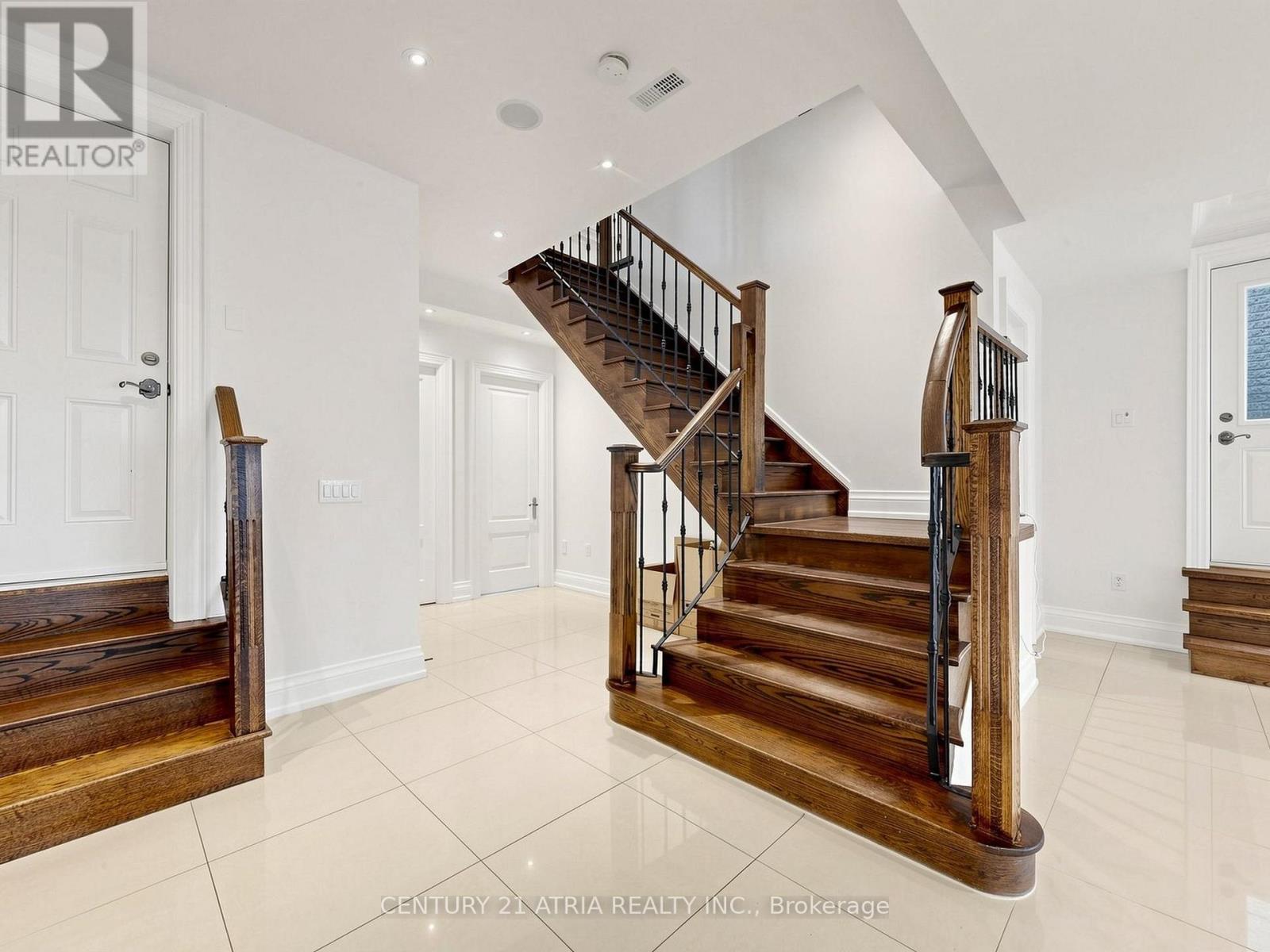 111 BYNG AVENUE - 34