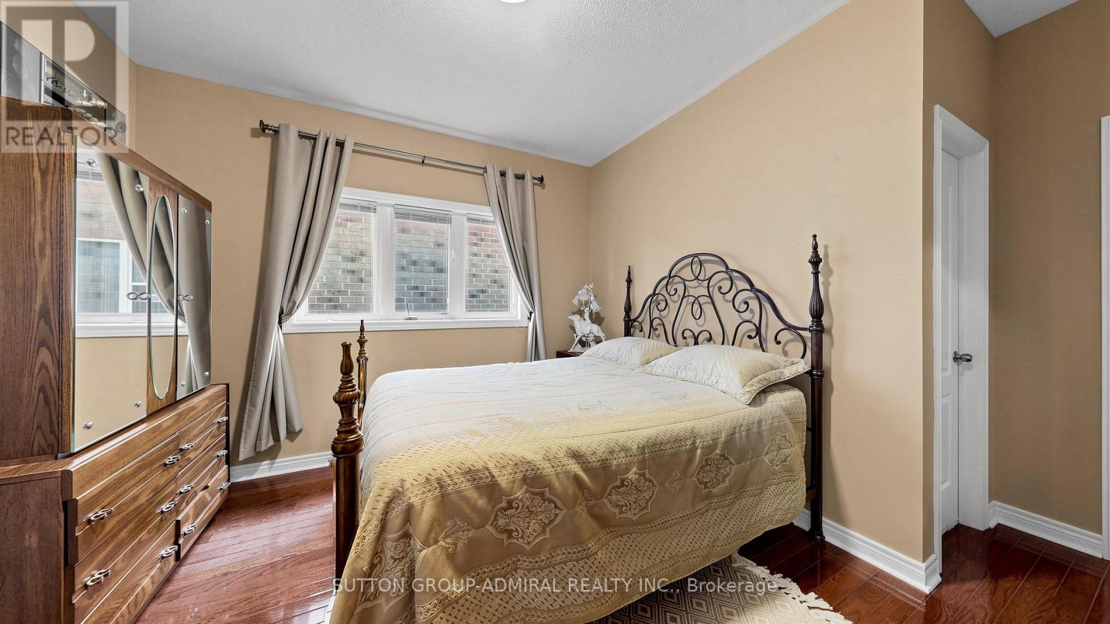 492 KWAPIS BOULEVARD - 20
