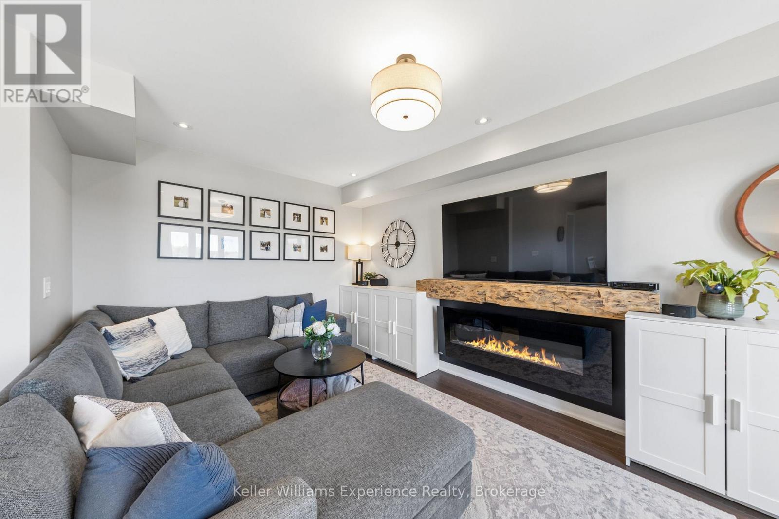 8 HEWSON STREET - 11