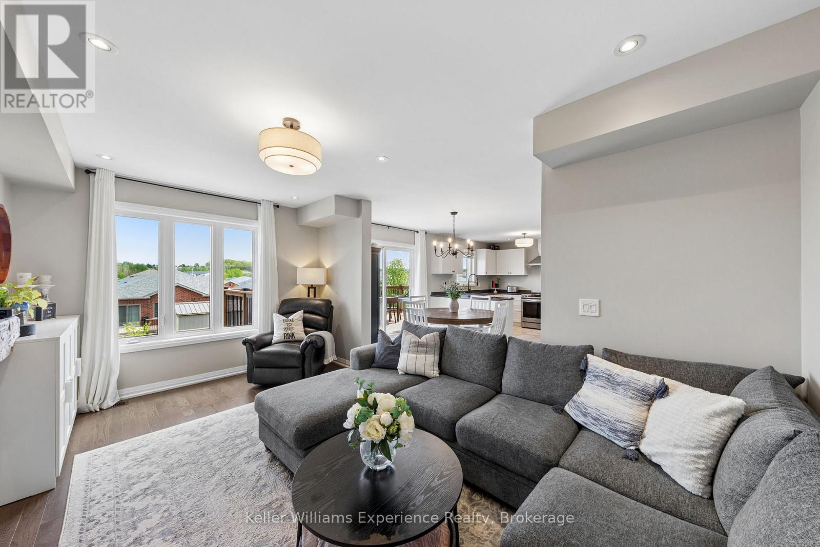 8 HEWSON STREET - 12