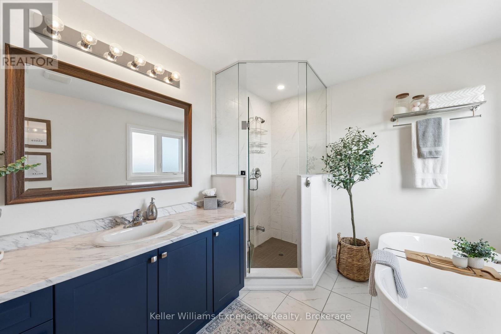 8 HEWSON STREET - 22