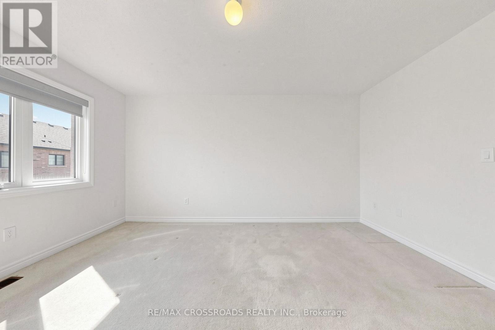 27 COLLIER CRESCENT - 13