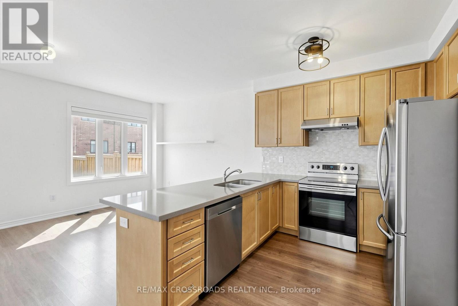 27 COLLIER CRESCENT - 7