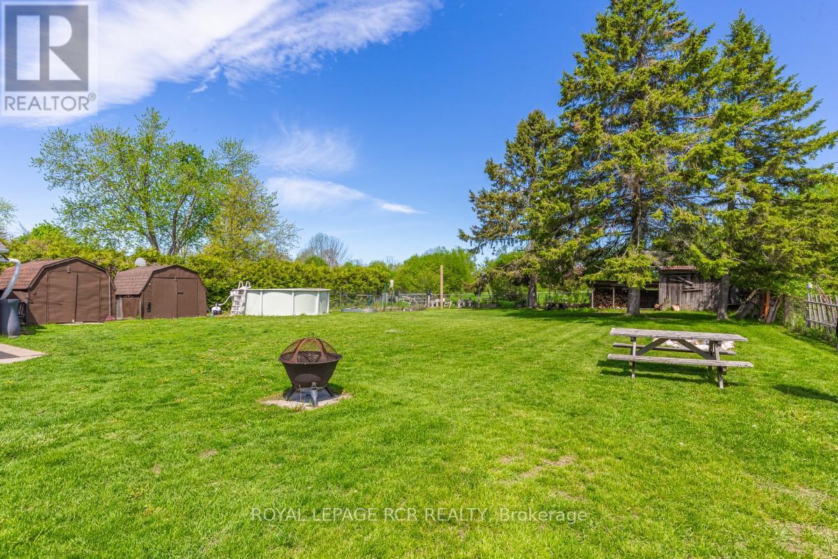 2872 SUNSET DRIVE - 4