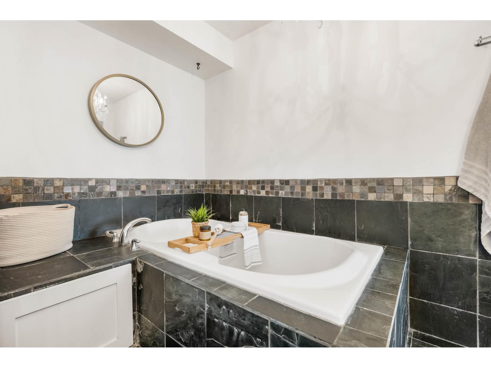 27136 25A AVENUE, Langley