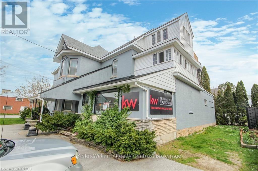 900 2ND AVENUE W - 10