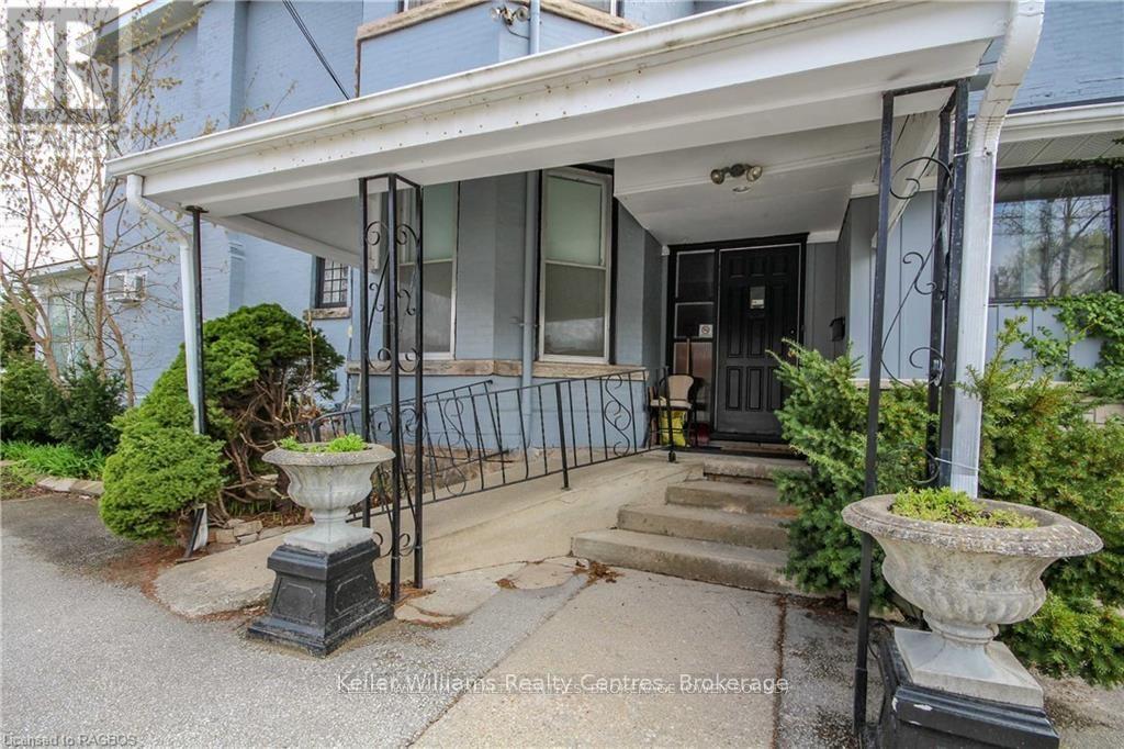 900 2ND AVENUE W - 11