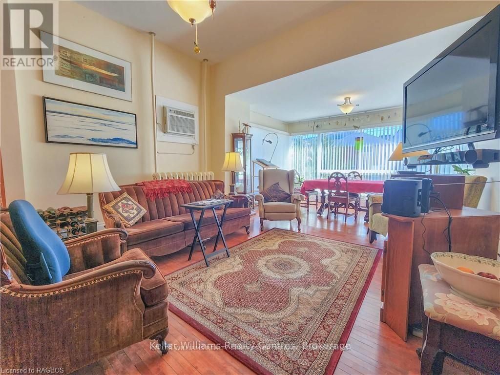 900 2ND AVENUE W - 22