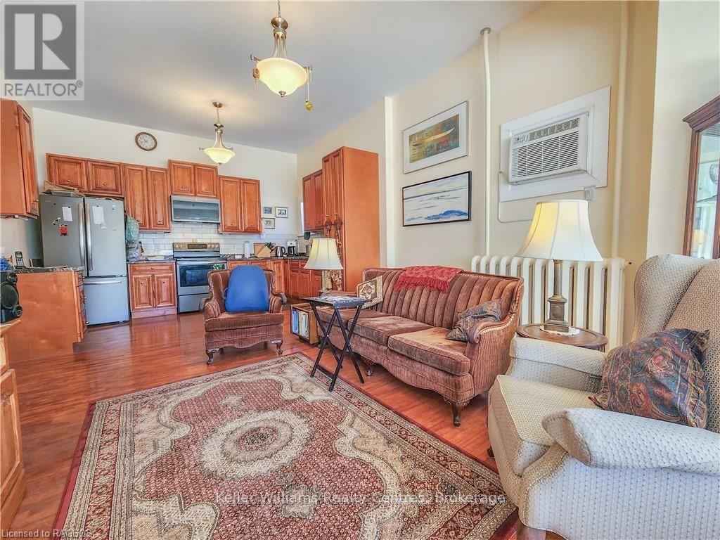 900 2ND AVENUE W - 25
