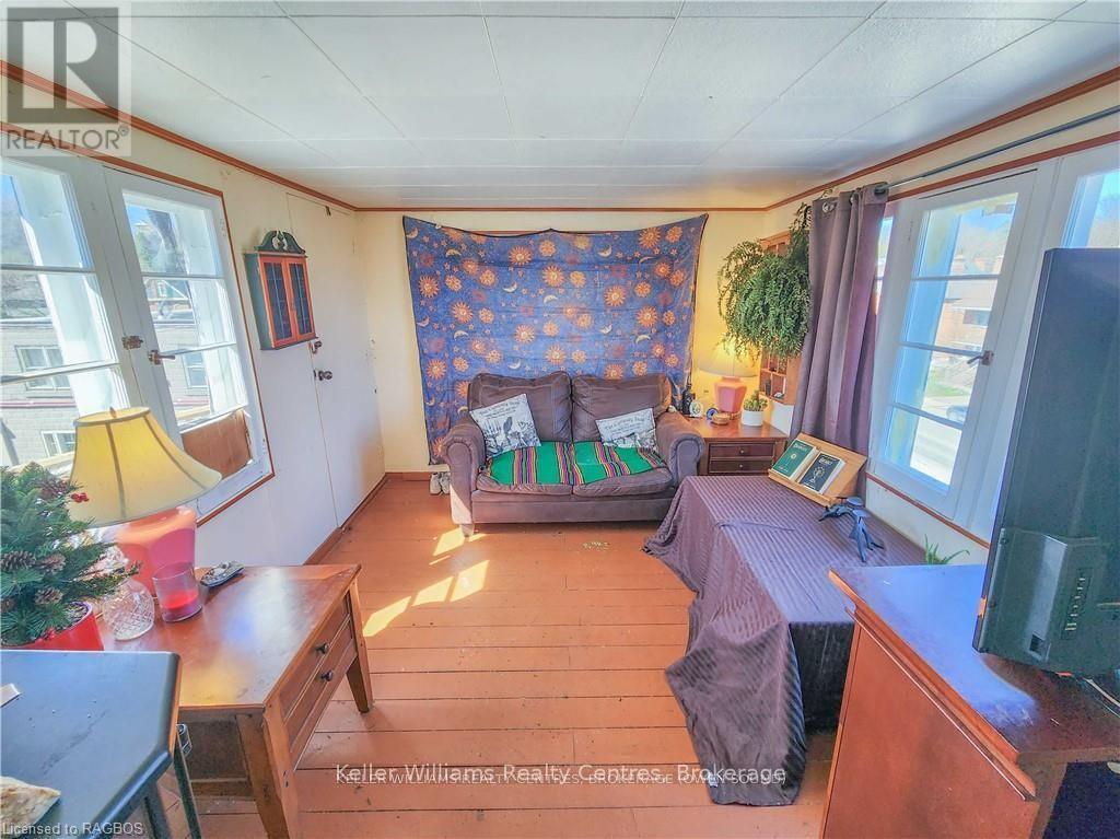 900 2ND AVENUE W - 36