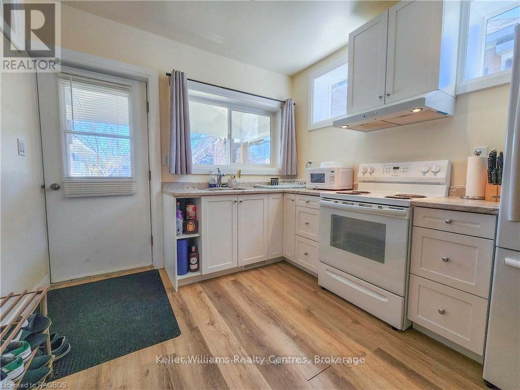 900 2ND AVENUE W - 38