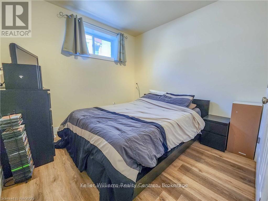 900 2ND AVENUE W - 40