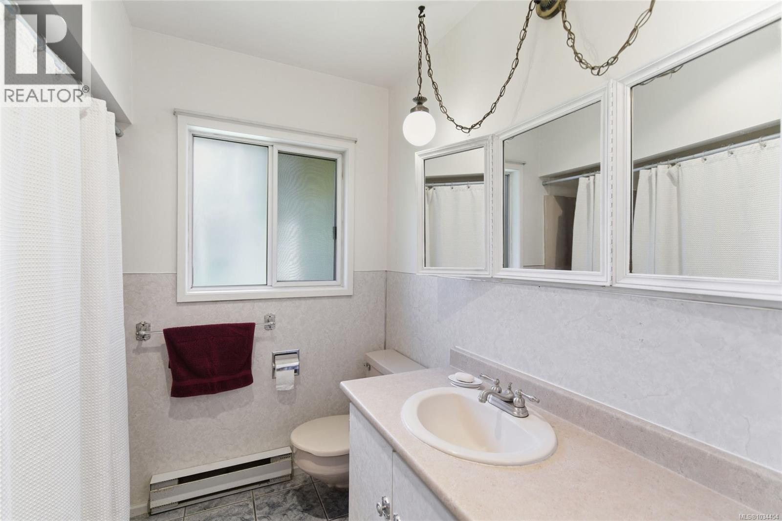 3538 Harris Cres - 10
