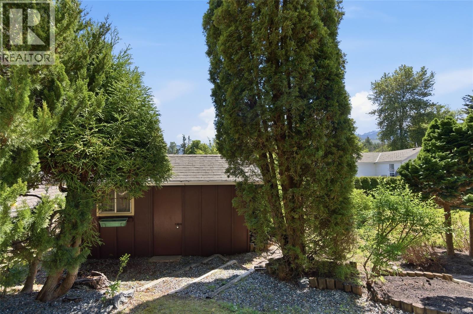 3538 Harris Cres - 43