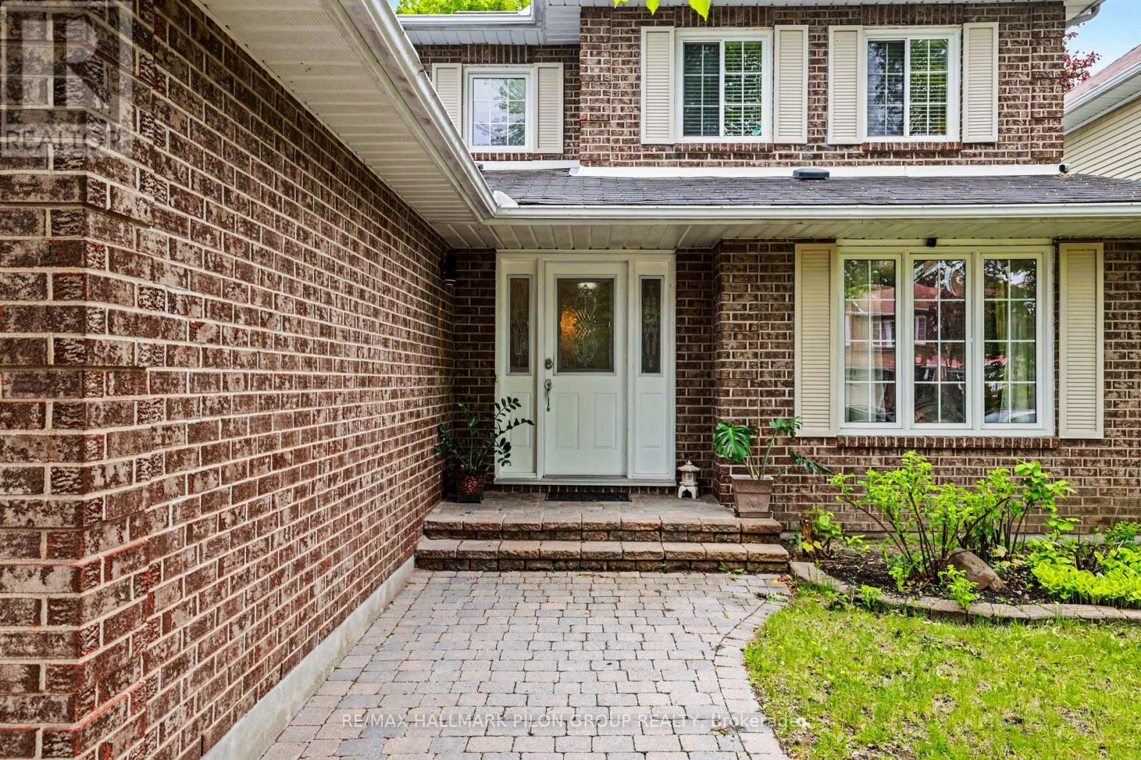 1674 SANSONNET STREET - 2